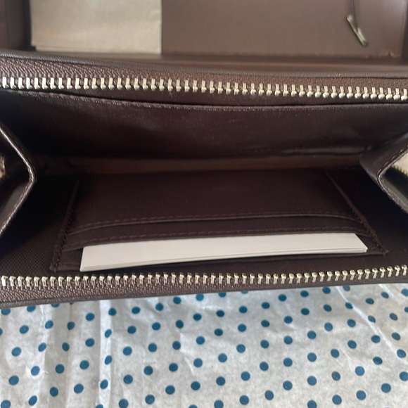 Beautiful Coach wallet new with tags - Picture 6 of 10